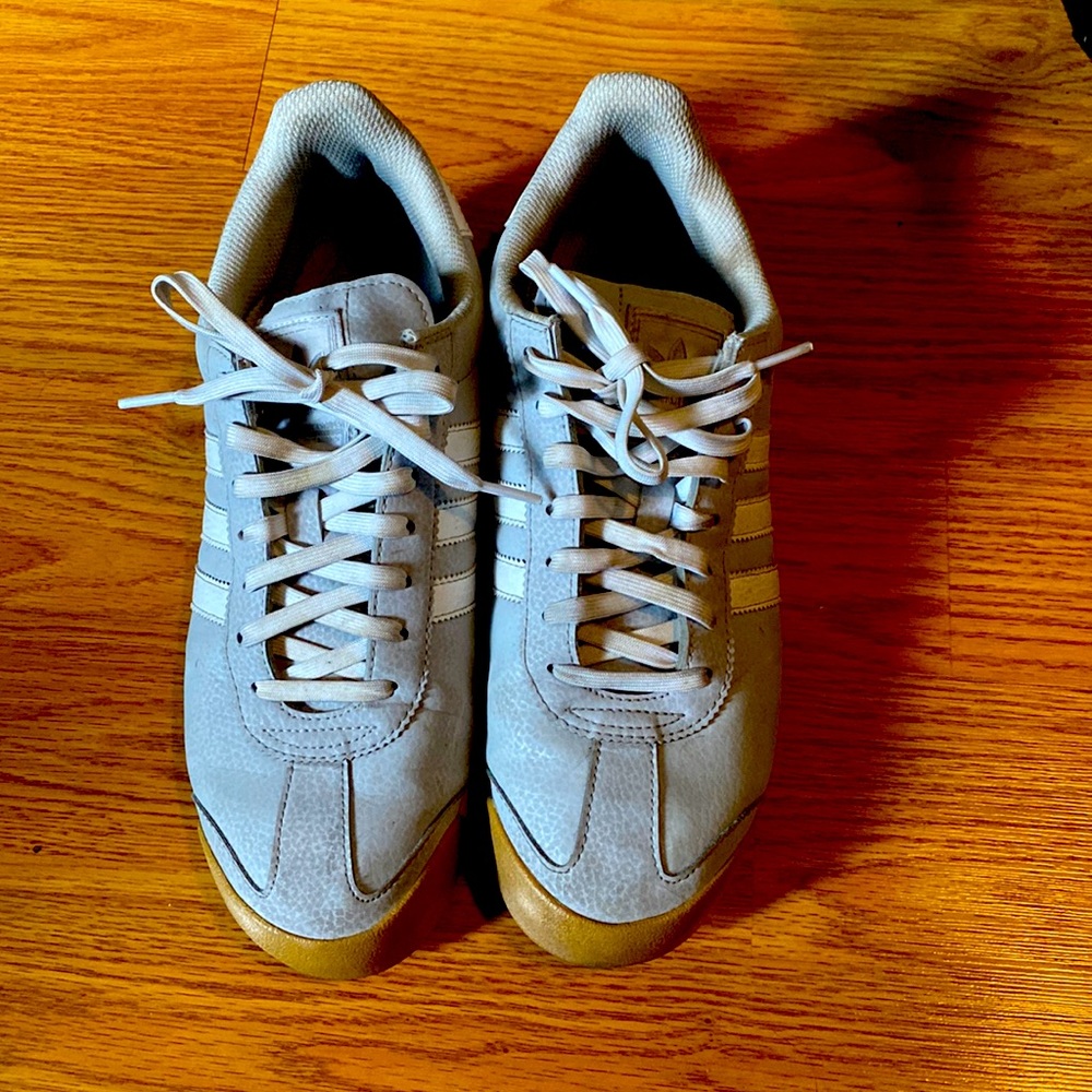 Womens adidas shoes lightly worn size9.5